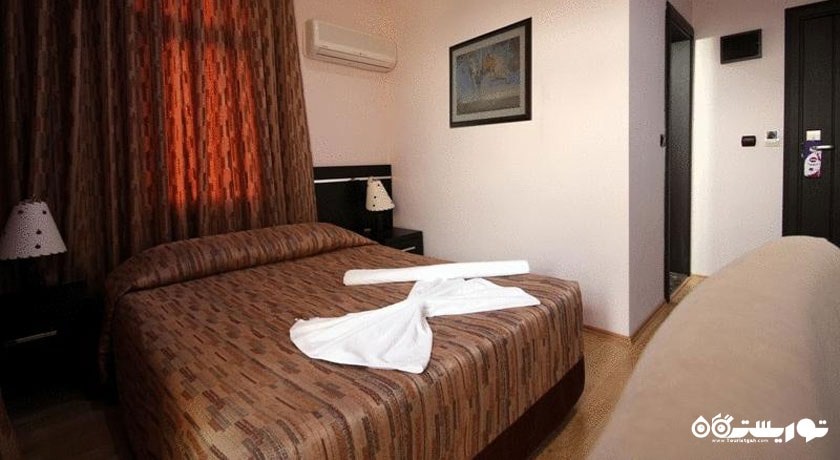 تخت بزرگ اتاق استاندارد